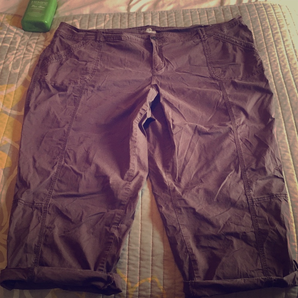 Maurice’s cargo capris